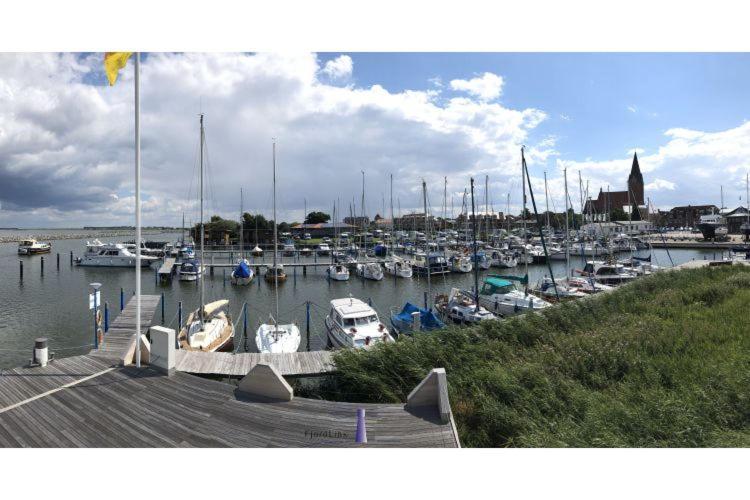 ホテル Hausboot Fjord Baltica Mit Dachterrasse In バース エクステリア 写真