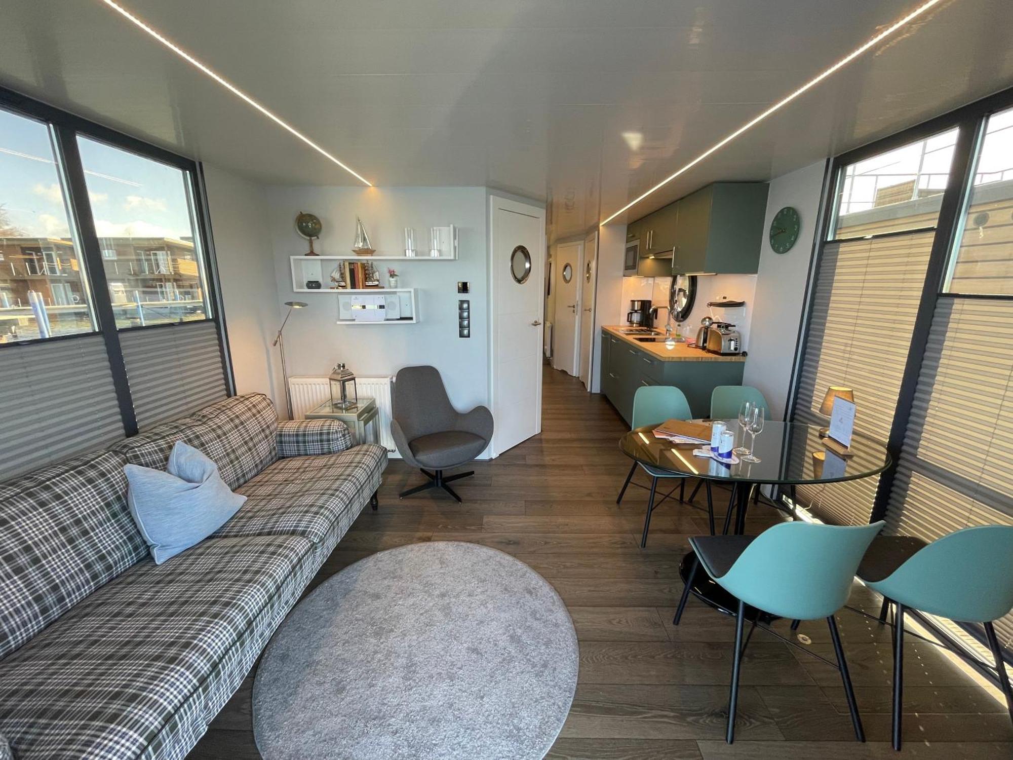 ホテル Hausboot Fjord Baltica Mit Dachterrasse In バース エクステリア 写真