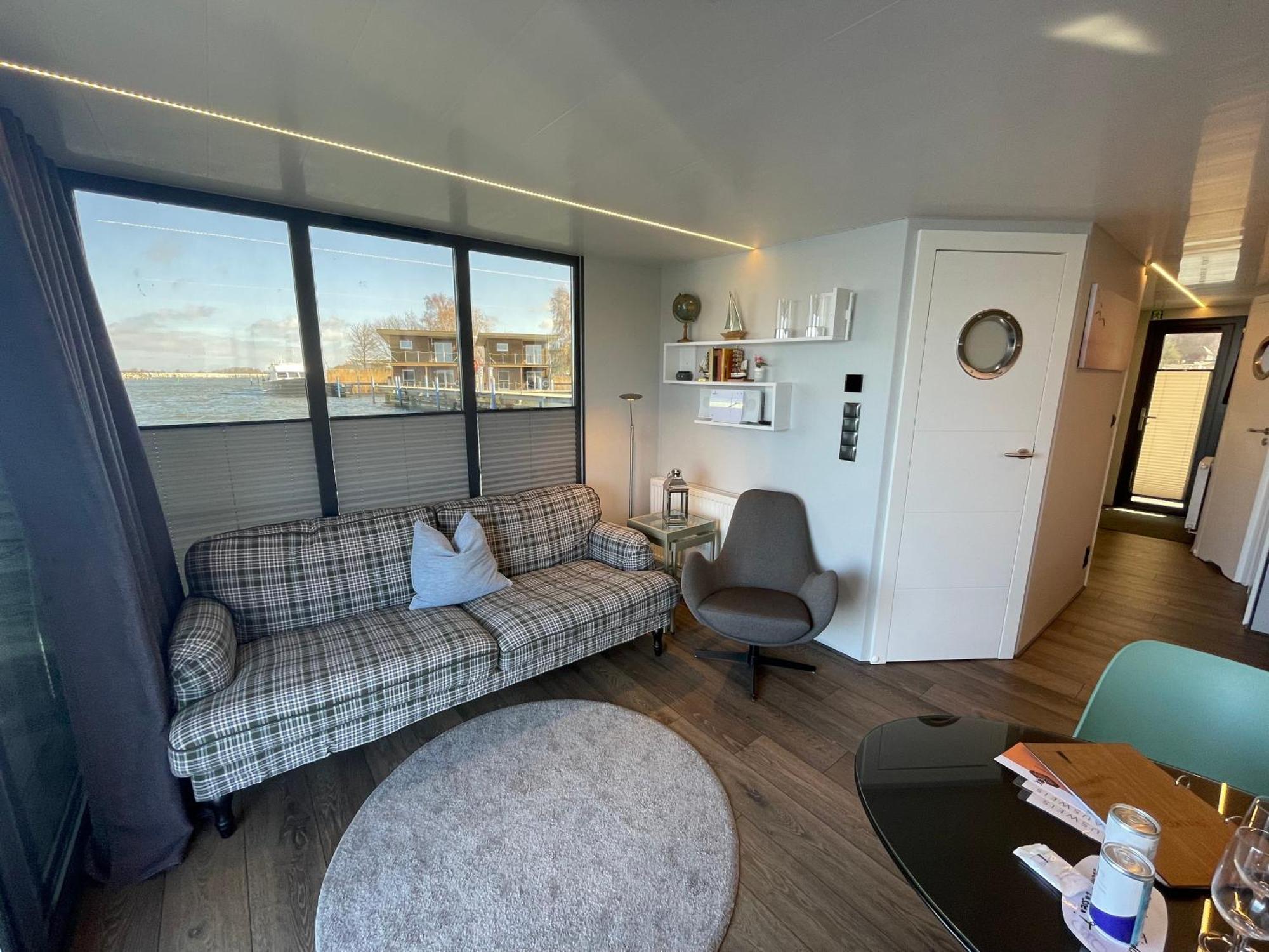 ホテル Hausboot Fjord Baltica Mit Dachterrasse In バース エクステリア 写真
